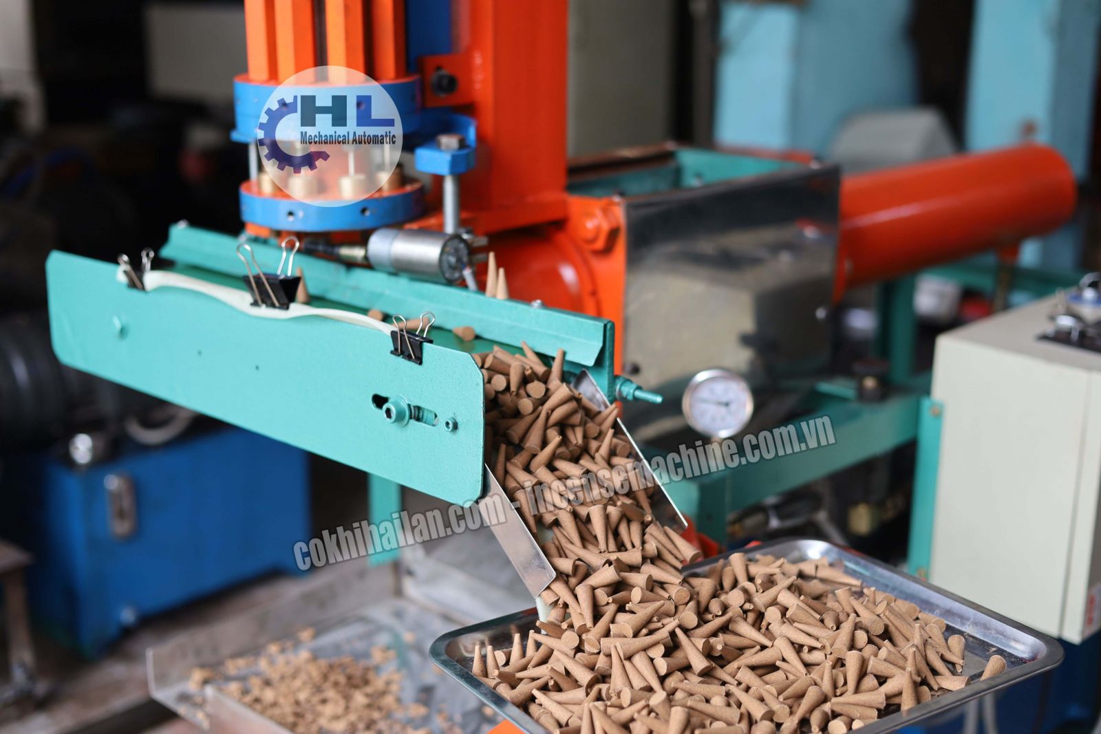 FULL AUTOMATIC HYDRAULIC CONE INCENSE MAKING MACHINE